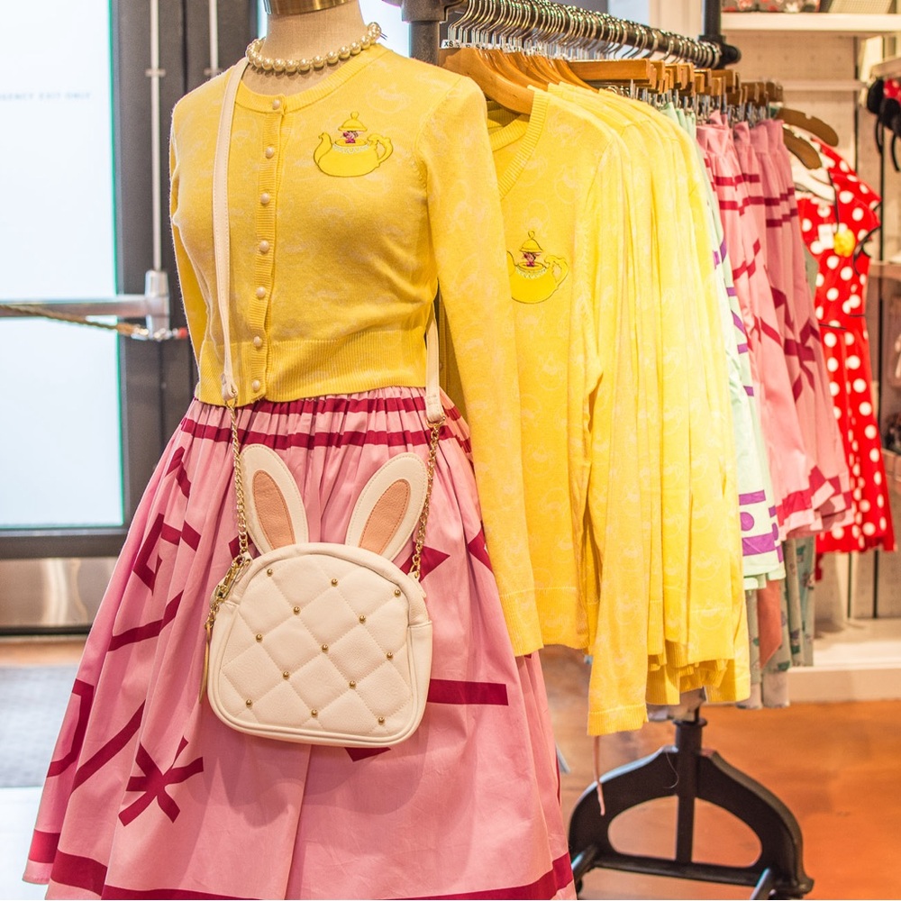 Disney Dress Shop pink Alice in Wonderland Mad Teacup Skirt with pockets